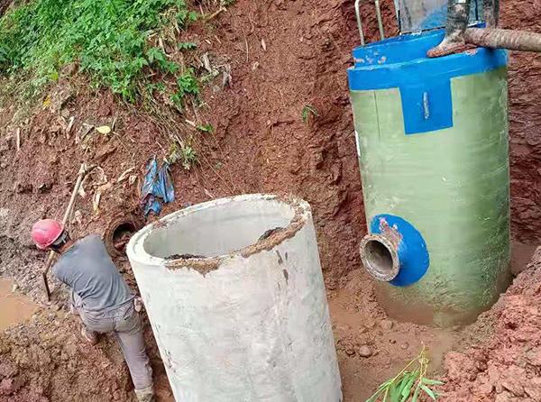 铜仁地区一体化提升泵安装现场